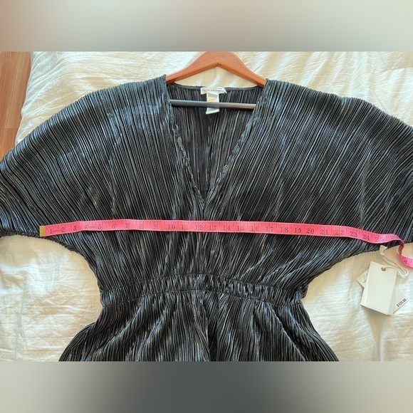 Good American Plissé Deep V-Neck Dolman Sleeve Top NWT - Picture 14 of 16